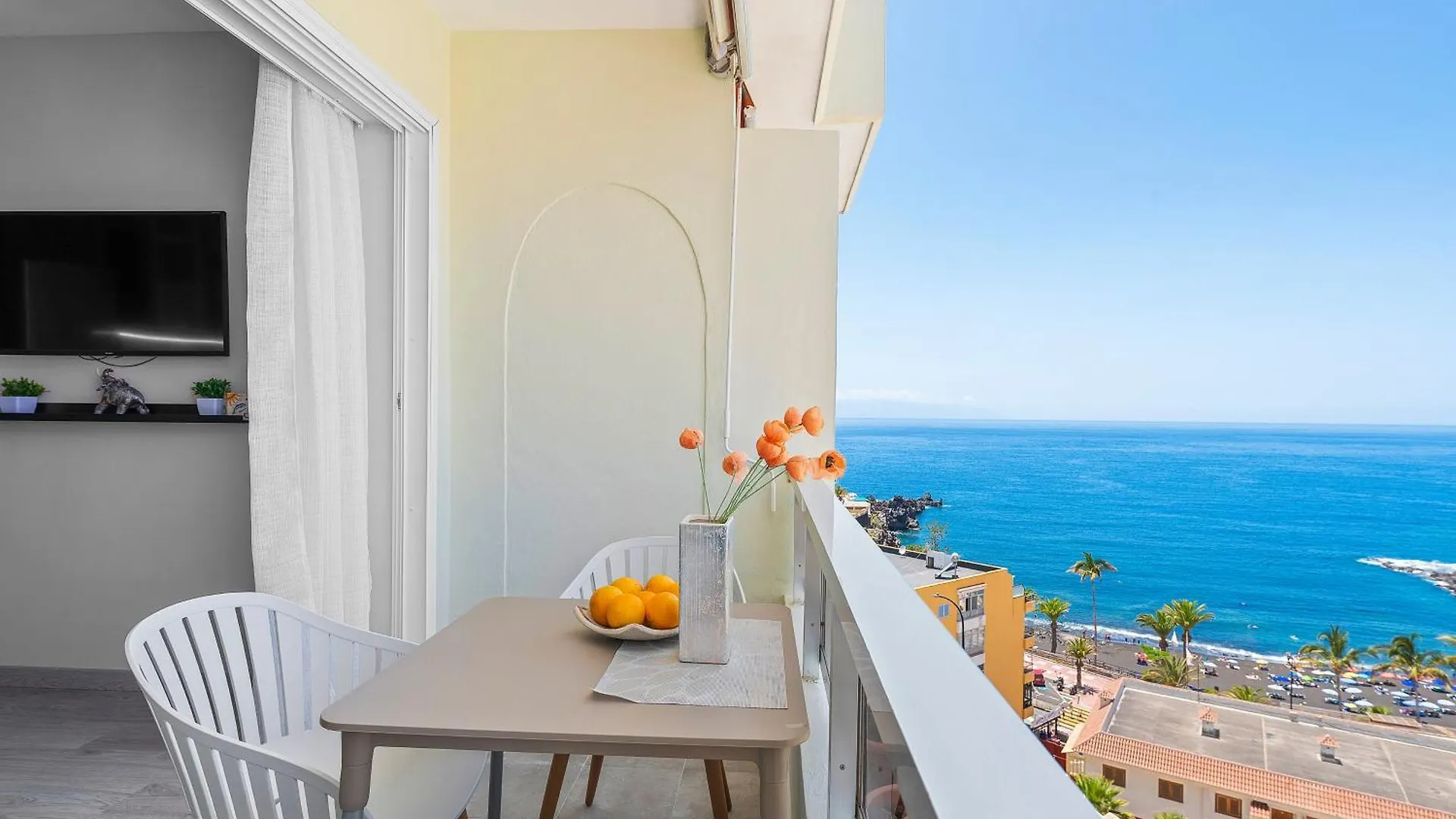 Arenas Negras Playa La Arena, Newly Renovated Apartment Puerto de Santiago  Spain