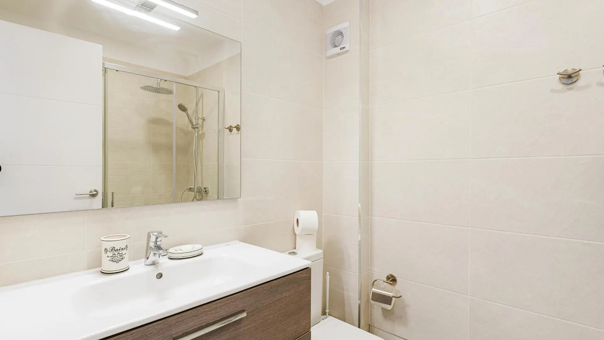 Arenas Negras Playa La Arena, Newly Renovated Apartment Puerto de Santiago